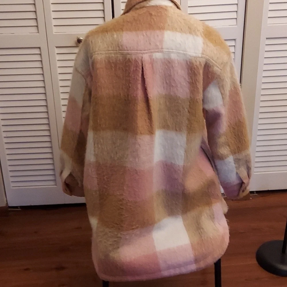 Shacket - Picture 5 of 10